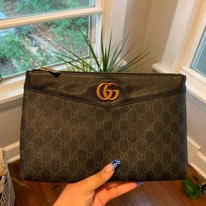 “GUCCI WRISTLET”